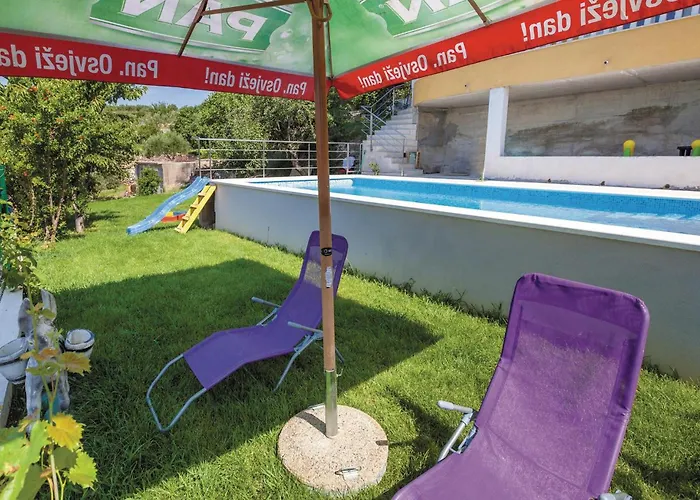Two-bedroom With Sea View 05 شقة Žrnovnica